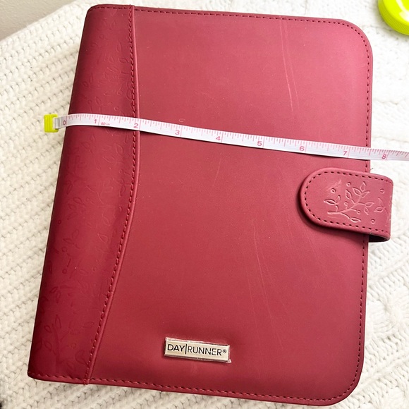 Day Runner Red Planner ❤️ - Picture 14 of 15
